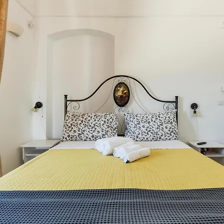 Donna Teresa Bed & Breakfast Mottola